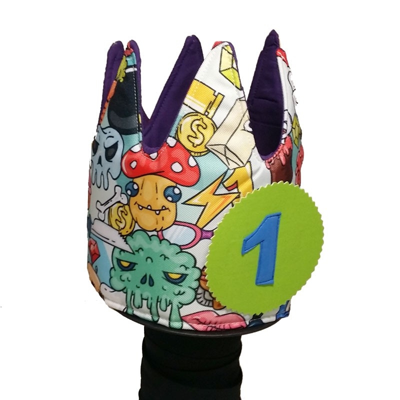 Corona de cumpleaños de tela con dibujos de mariquitas y topos