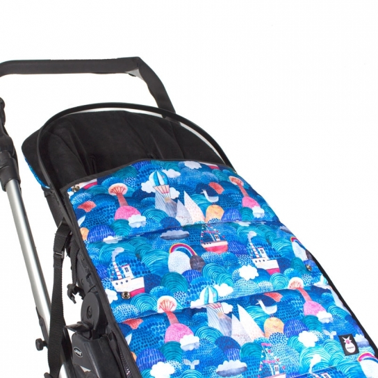 Saco silla de paseo para bebes transpirable en tonos azulon.