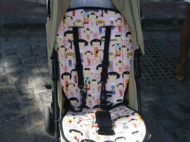 Colchoneta Maclaren con japoneses rosa