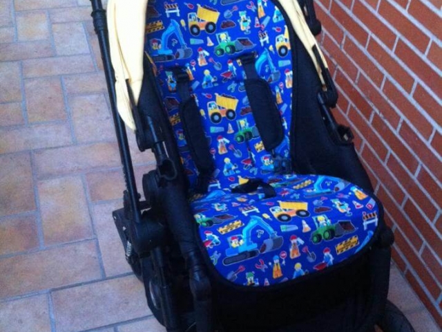 Colchoneta universal carrito con dibujos de Lego